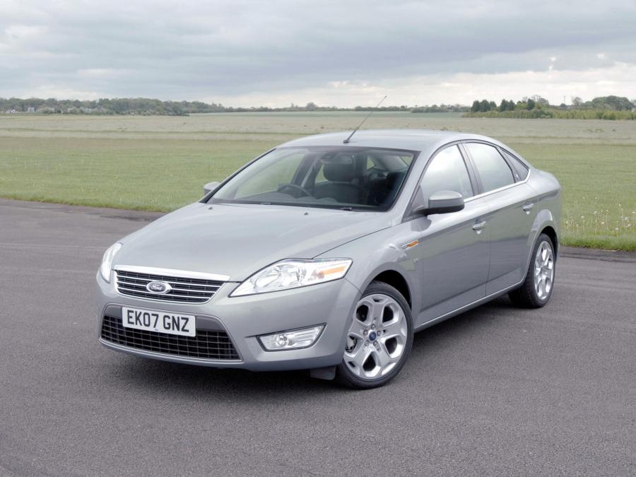  Ford Mondeo Hatchback 2007 года  (UK) (фото 13 из 19)